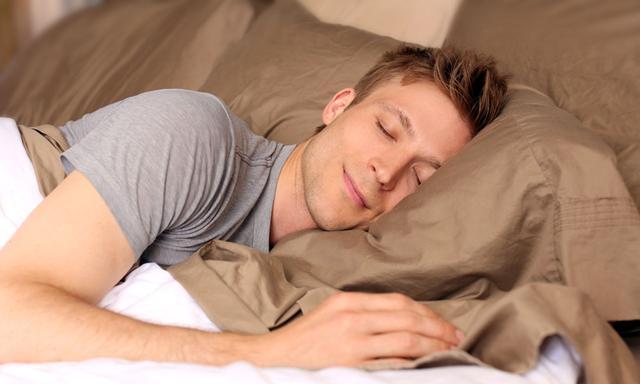 为什么入睡时间不要晚于23点(近六成青年入睡时间晚于23点)