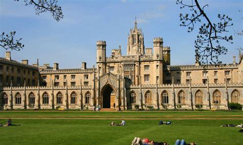 剑桥有哪些大学(英国剑桥大学三一学院图片)
