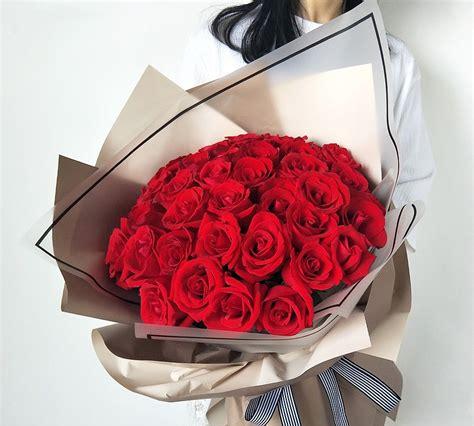 情人节玫瑰花应该送多少朵(情人节99朵玫瑰花大概需要多少钱)