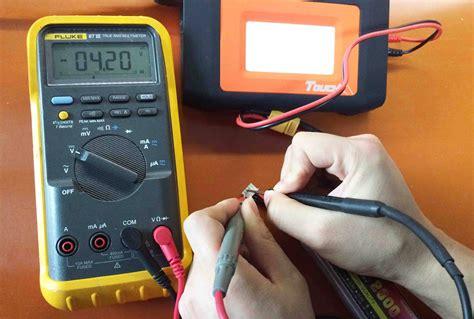 万用表怎么测电流(万用表测量直流电流的使用方法)